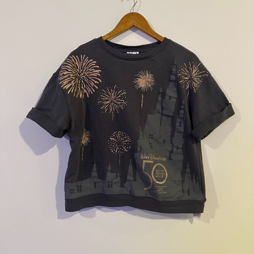 Disney World 50th Anniversary Cropped T-shirt Women's Large Grey Heavyweight